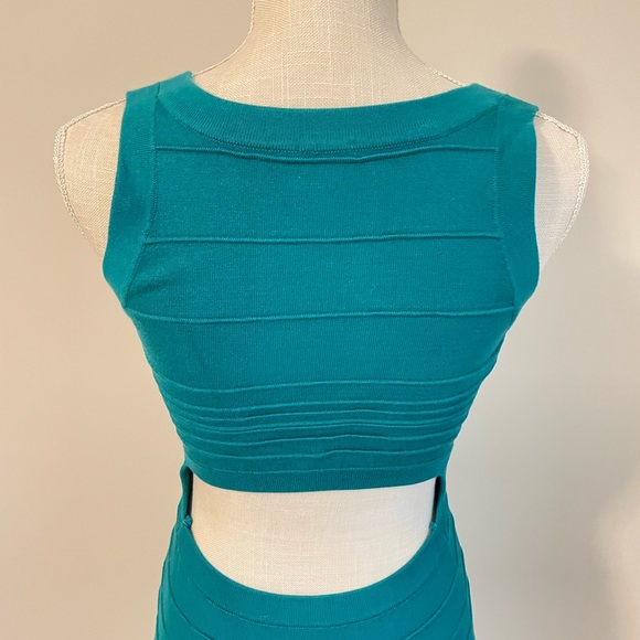 2B BeBe fitting mini dress. - Picture 5 of 8